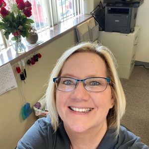 Meet your Posher, Lorinda